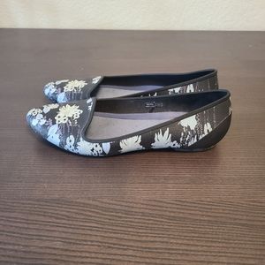 Crocs Iconic Comfort Floral pointed toe flats